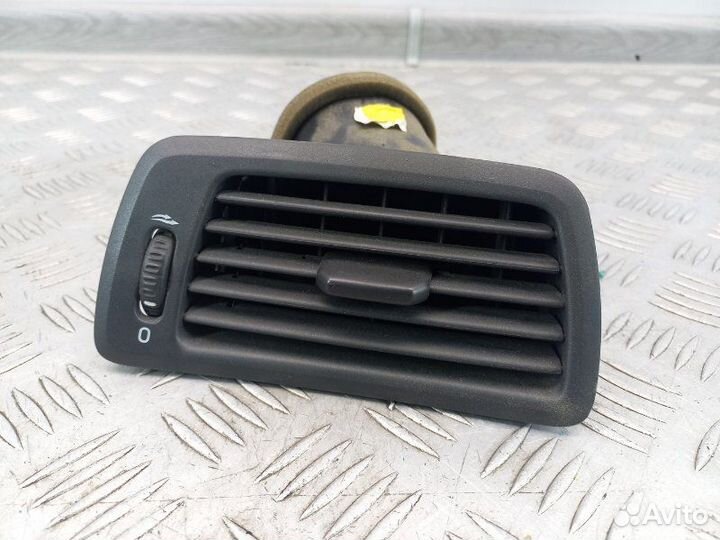 Дефлектор воздушный Volvo Xc70 2.5 B5254T 209Л.С