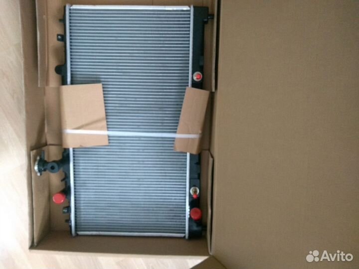 Радиатор охлаждения двигателя