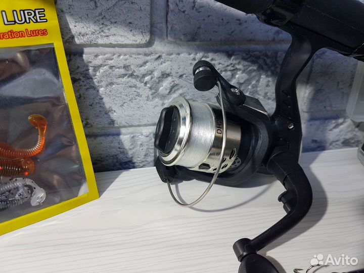 Спиннинг с катушкой