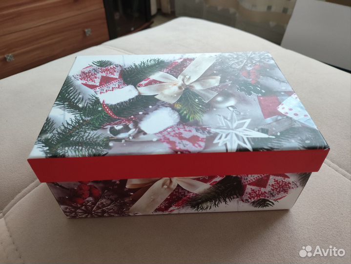 Коробка подарочная новогодняя