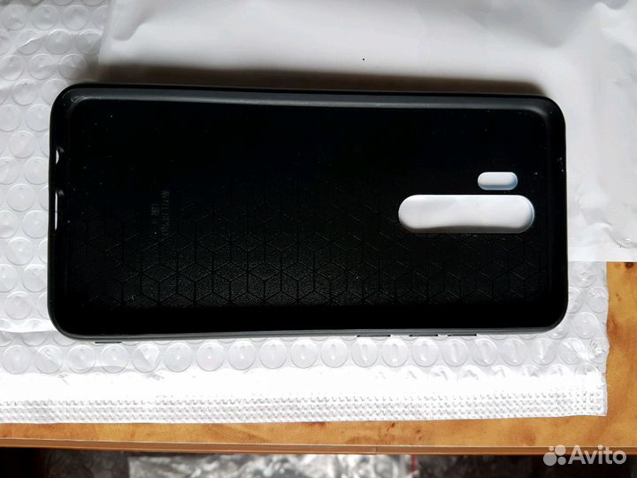 Чехол на телефон