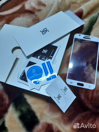 Защитное,сверхтонкое стекло с белой рамкой