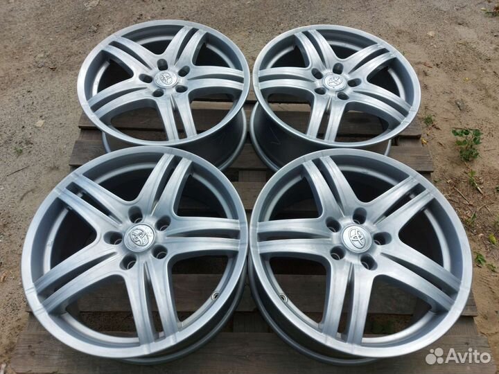 Nissan Renault K&K Омаха R18 5x114.3 ET40 8J d66.1