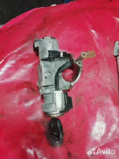 Замок зажигания с ключом тойота авенсис т25