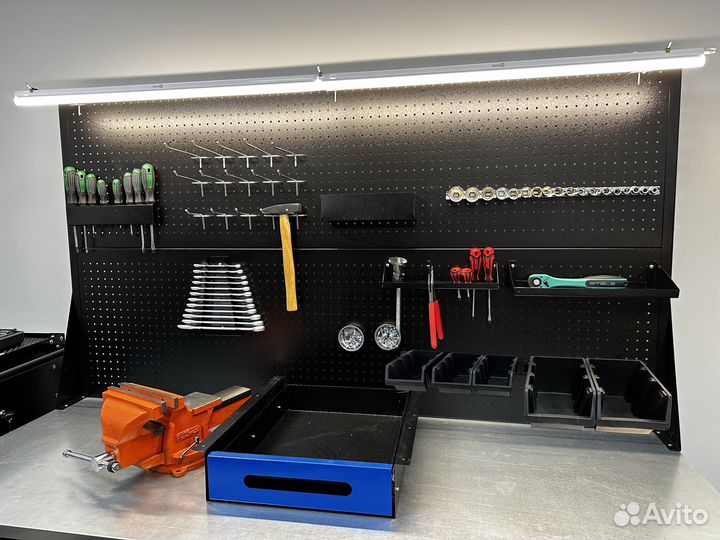 Верстак из металла 1400мм