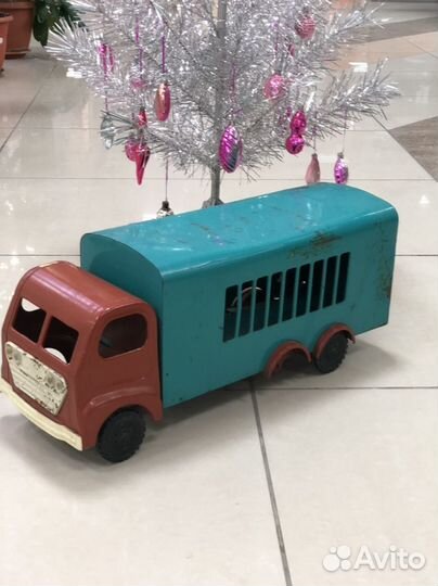 Машинка детская 60 - х годов. Цирковая
