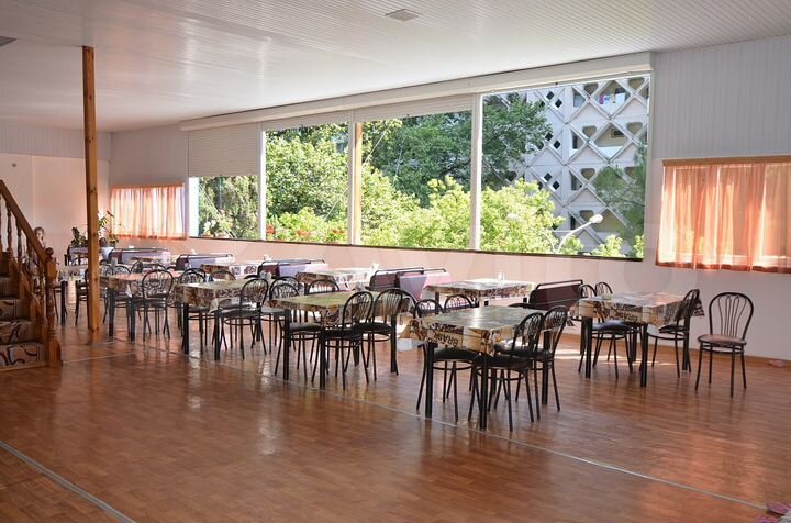 Гостиница, 1723.7 м²