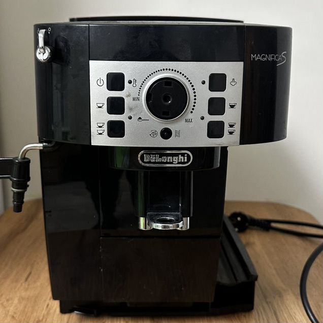 Кофемашина delonghi magnifica s