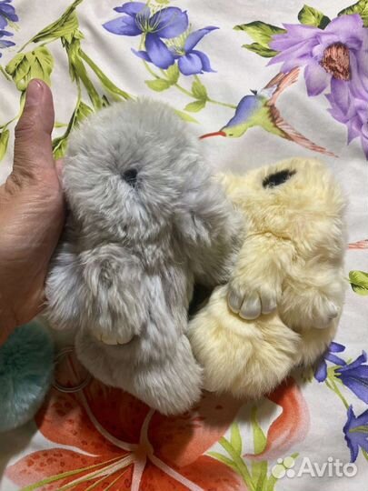 З брелока из натурального меха. Цена за всё сразу