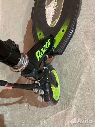 Электросамокат (оба в нерабочем состоянии)