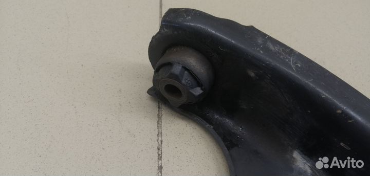 Рычаг передний правый Sandero 2009-2014