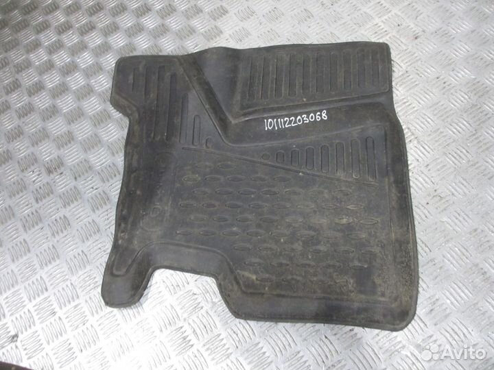 Коврик пола Volvo 056.004