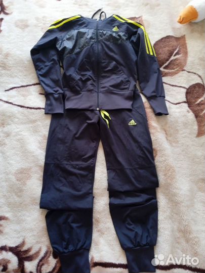 Спортивный костюм adidas для девочек