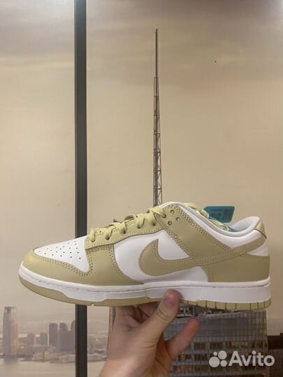 Nike dunk low team gold