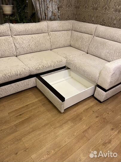 Большой угловой диван бу