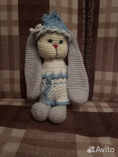 Вязанный заяц