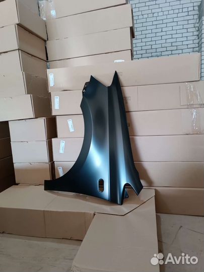 Крыло левое Фольксваген Поло неокрашенный