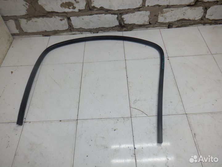 Уплотнитель проёма Mitsubishi Space Star