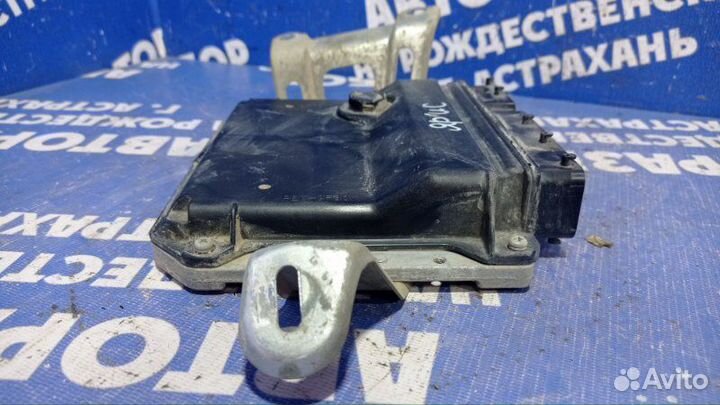 Блок управления двигателем Toyota Yaris хэтчбек