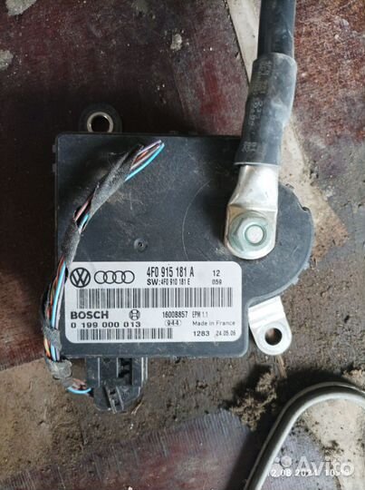 Блок контроля АКБ Audi A6 C6 4F0915181A