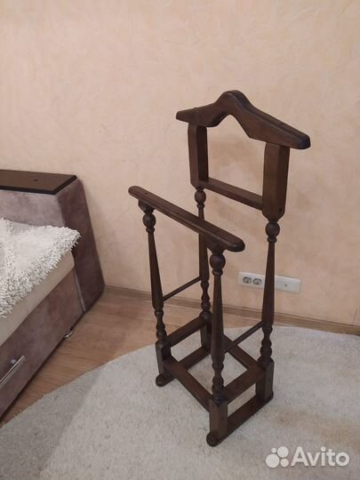 Вешалка для одежды деревянная