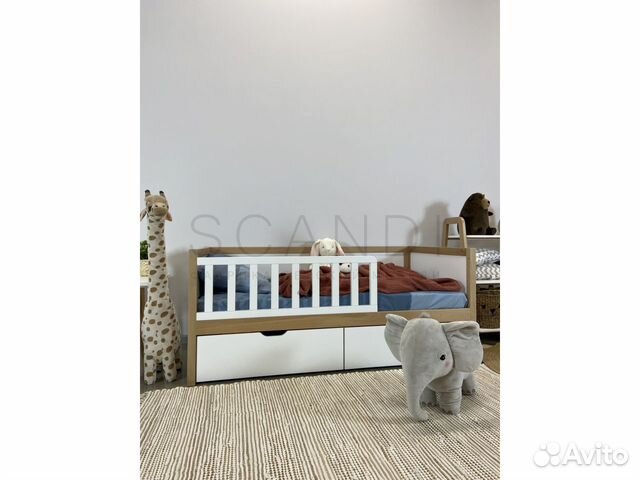 Кровать детская с бортиком из бука