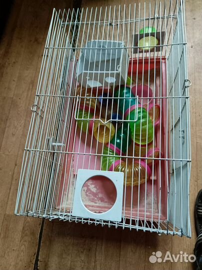 Клетка для грызунов и возможно птиц. Переноска