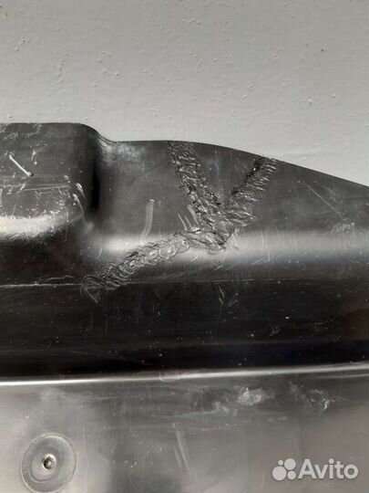 Защита,пыльник радиатора BMW E87