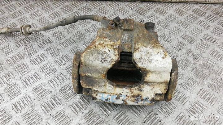 Суппорт тормозной передний правый Фольксваген Т5