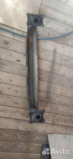 Продам усилитель бампера для Jetta 6