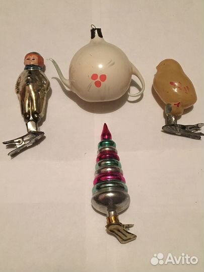 Ёлочные игрушки (ребёнок в костюме клоуна)