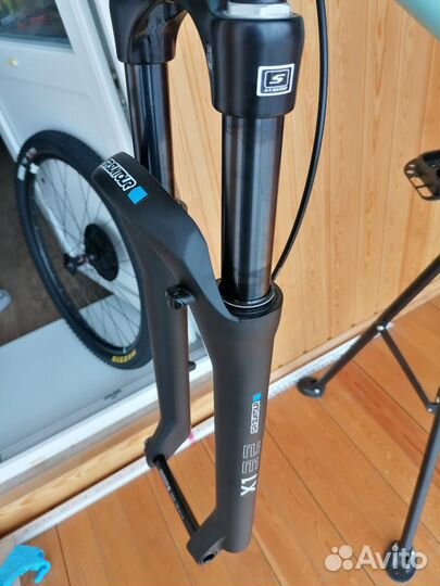 Вилка велосипедная SR Suntour