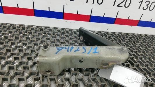 Петля капота ssang yong rexton 1 (74P25D501)