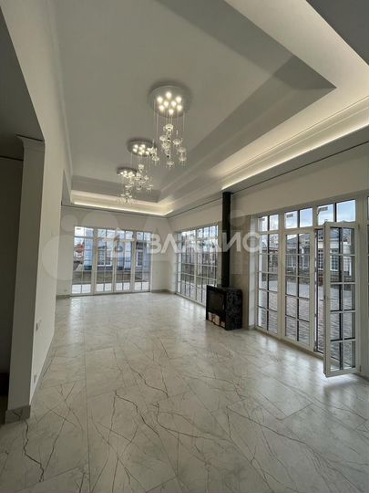 Дом 510 м² на участке 16,5 сот.