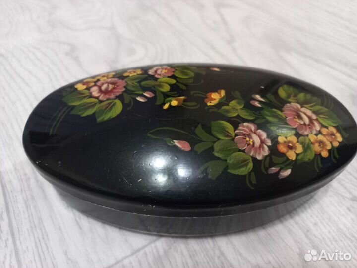 Шкатулка металлическая СССР с росписью жостово