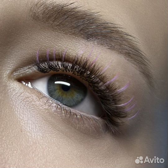 Модель на наращивание ресниц