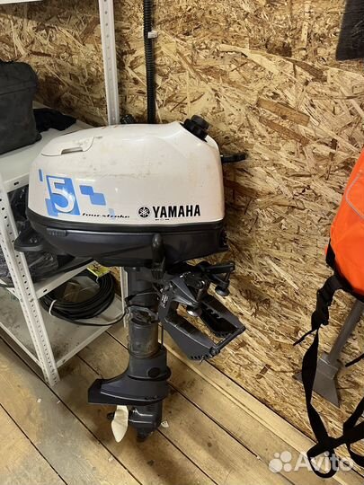 Надувная лодка с мотором