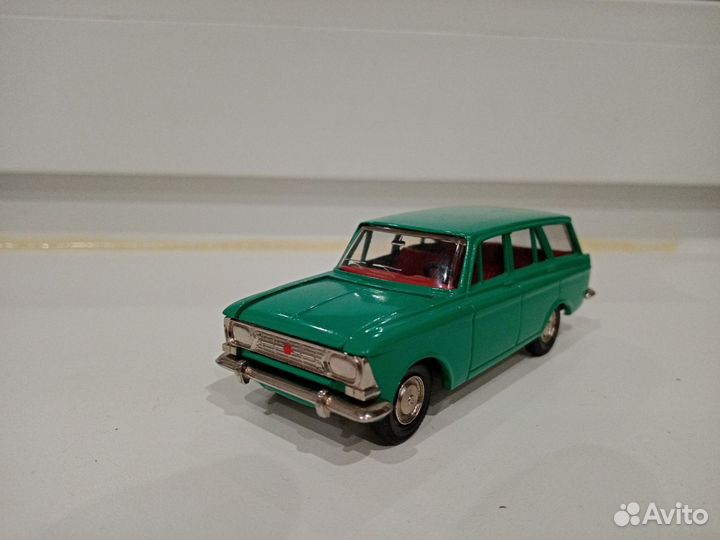 Модель автомобиля москвич СССР
