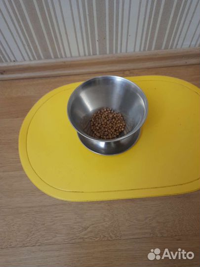 Миска для животных на подставке