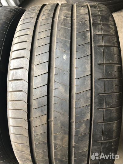 Pirelli P Zero PZ4 325/30 R23