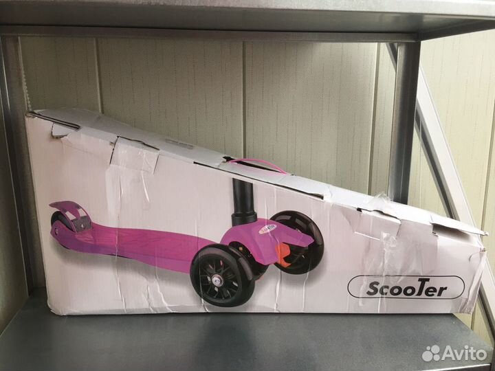 Самокат со светящимися колёсами и музыкой