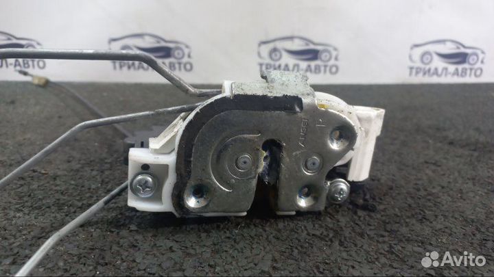 Замок двери передний правый Mitsubishi Lancer 9