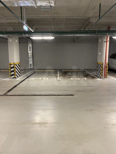 Машиноместо, 13 м²