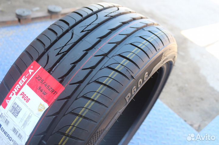 Three-A P606 225/45 R17 94W