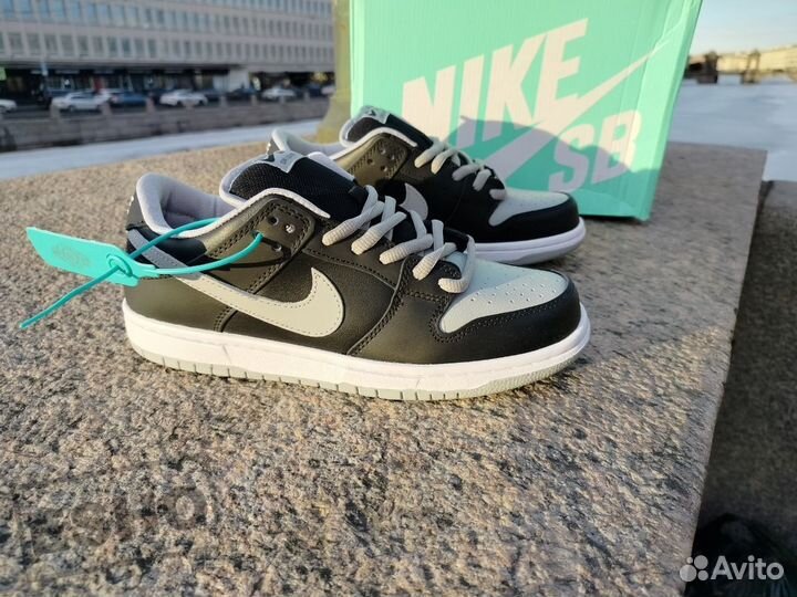 Nike SB Dunk Low Pro