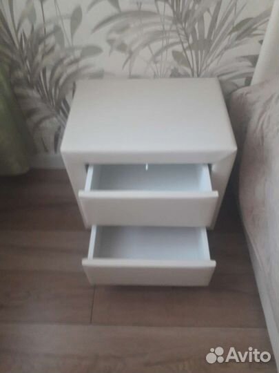 Тумба прикроватная новая