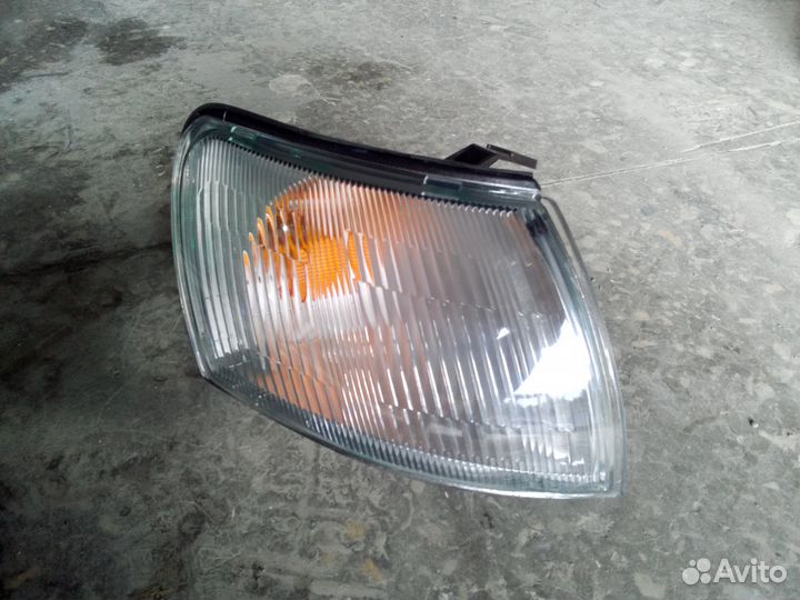 Габарит (поворот ) на тойота калдина / карина Е