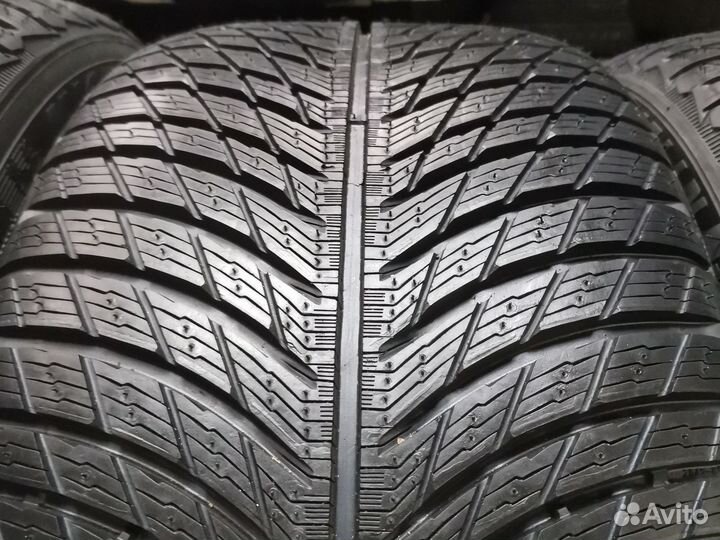 Michelin Pilot Alpin 5 245/40 R19 и 275/35 R19