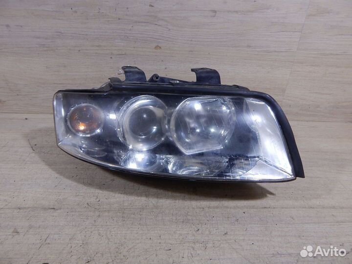 Фара правая Audi A4 B6 ксенон в сборе
