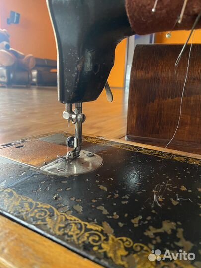 Ручная швейная машинка